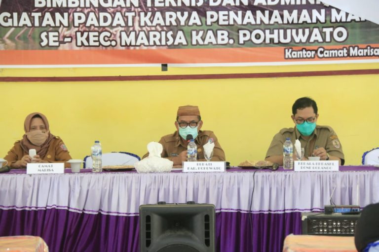 Hadiri Padat Karya Penanaman Mangrove, Bupati Syarif Harap Mangrove Tetap Dilestarikan