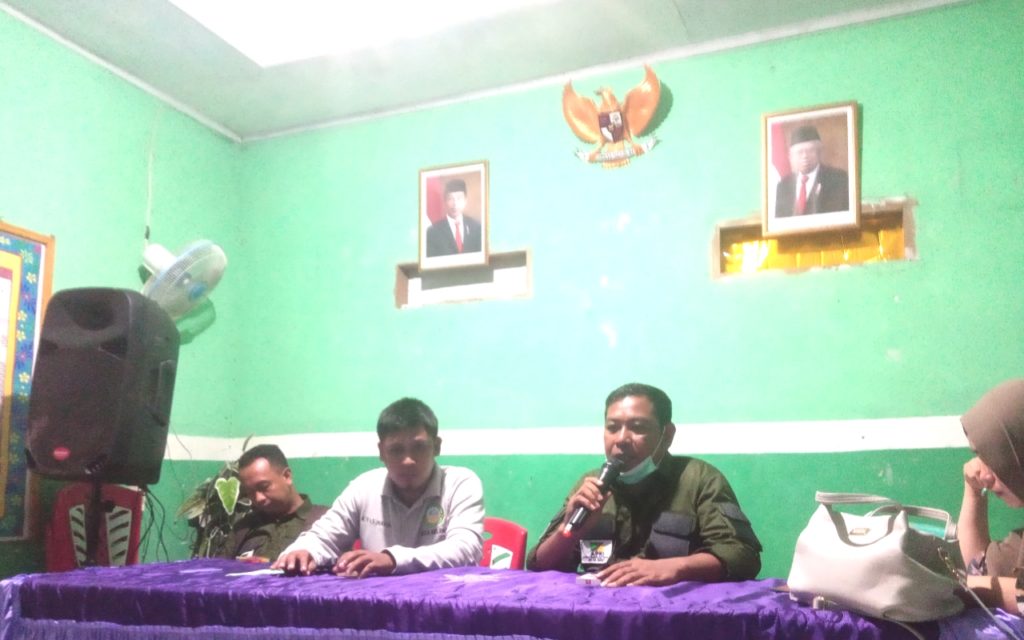 CRM APRI Serahkan Bantuan Pembangunan Masjid dan MCK Di Desa Hulawa