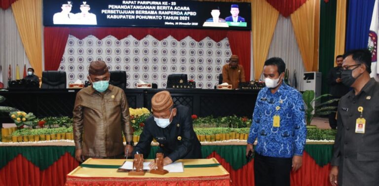 Sah, Ranperda APBD 2021 Disetujui Bersama Pemda dan DPRD Pohuwato