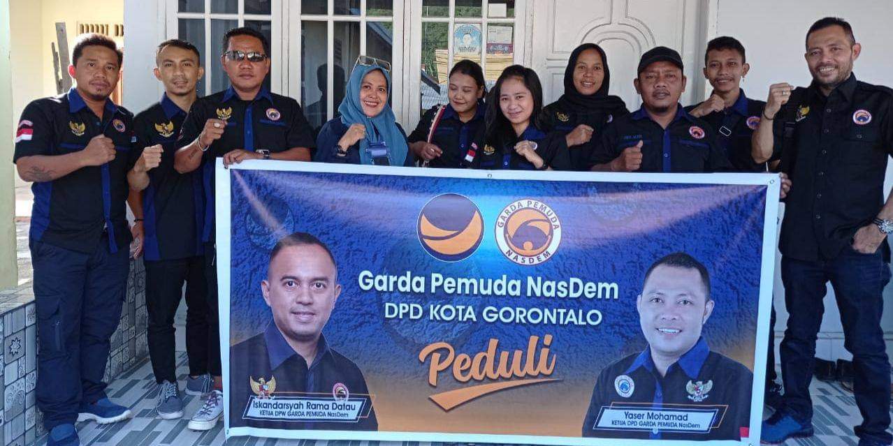 Garda Pemuda Nasdem Kota Gorontalo Berbagi Kepada Para Manula Di Apresiasi Rama Datau Ketua DPW Provinsi Gorontalo.