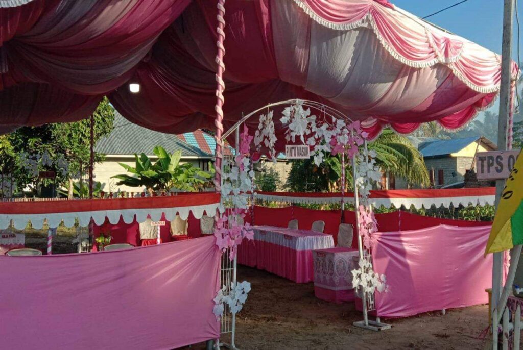 Unik dan Romantis, TPS Pilkada Di Popaya Dihias Warna Pink Tema Hello Kitty