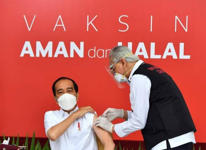 Vaksin Aman dan Halal, Presiden Jokowi Perdana di Vaksin Covid-19