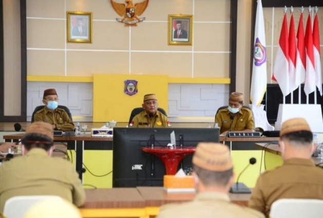 Kepada Dinas PUPR & Biro Pengadaan, Gubernur Rusli : Segera Lelang Pekerjaan Awal Tahun