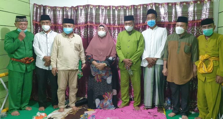 Didampingi Camat Popayato Wabup Suharsi Serahkan Santunan IGL Untuk Anak Yatim