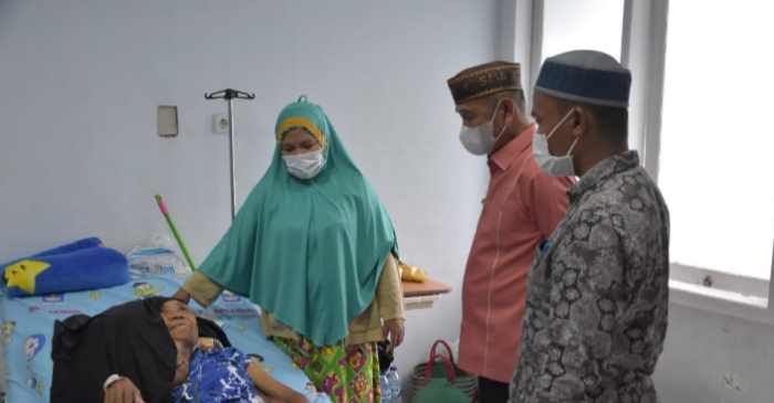 Di Tengah Padatnya Agenda, Bupati Saipul Jenguk Warga Penderita Tumor