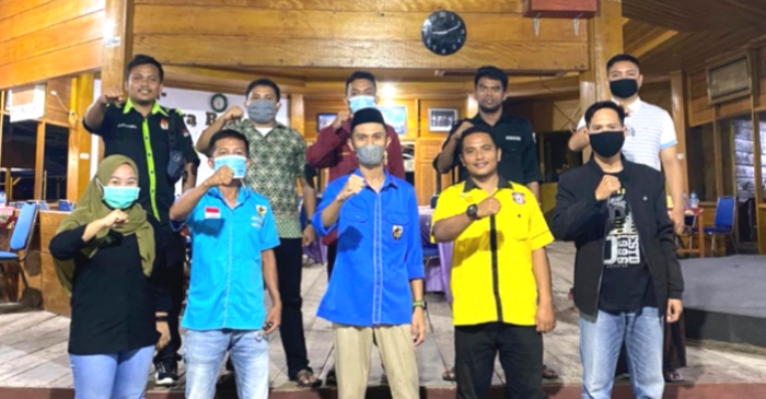 Ketua Karateker KNPI Kabupaten Boalemo, Riyanto Ismail bersama OKP/OKPI Kabupaten Boalemo. (Foto : Istimewa)