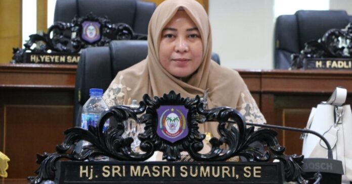 Aleg Deprov Sri Masri Kritik Kerumunan dan Pelanggaran Protkes di Bandara Jalaluddin