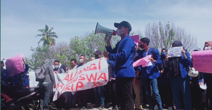 Terima Demo Puluhan Mahasiswa FKIP, Ini Penjelasan Wakil Rektor III UNIPO
