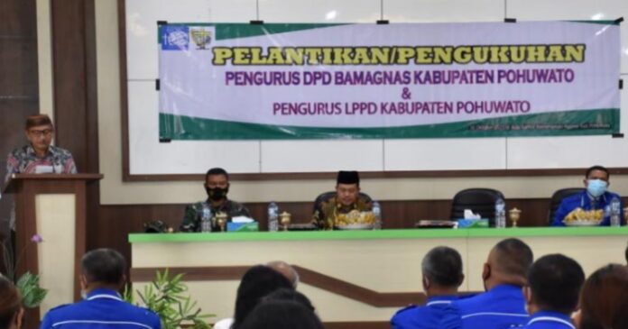 Bupati Saipul Lantik Pengurus LPPD Pohuwato Periode 2021-2026