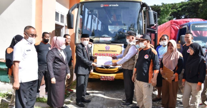 Bupati Saipul Lepas Bantuan Untuk Korban Bencana Banjir Kabupaten Gorontalo