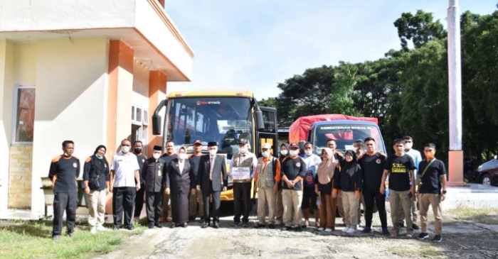 Bupati Saipul Lepas Bantuan Untuk Korban Bencana Banjir Kabupaten Gorontalo