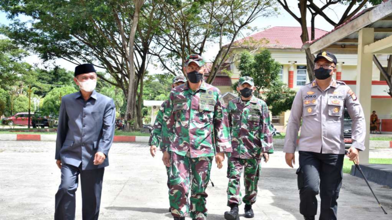 Kunjungi Pohuwato, Dandrem 133/Nani Wartabone Ingatkan Warga Hidup Rukun