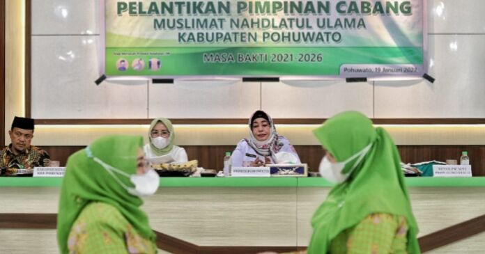 PC Muslimat NU Pohuwato Resmi Dilantik, Ini Pesan Wabup Suharsi