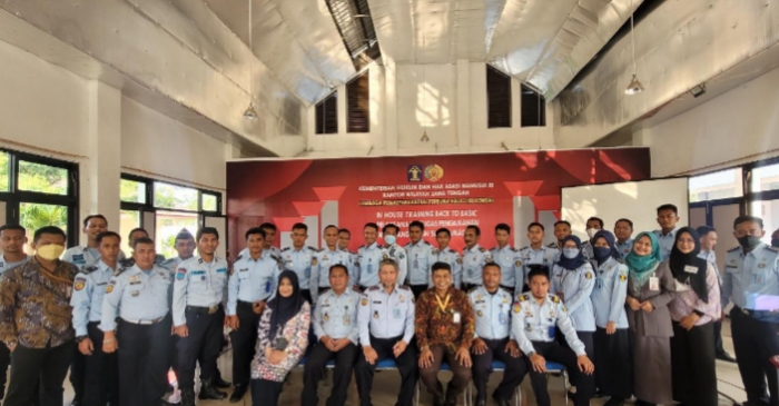 Tingkatkan Pelayanan Publik Petugas Lapas Terbuka Kendal Dilatih Delivering Service Excellence