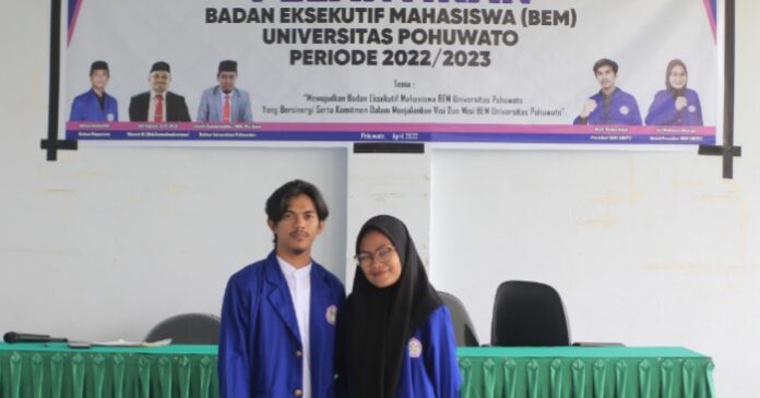 Presiden BEM Moh. Robin Alia (kanan) dan Wapres BEM Sri Wahyuni Ndungo (kiri). (Foto : Dang)