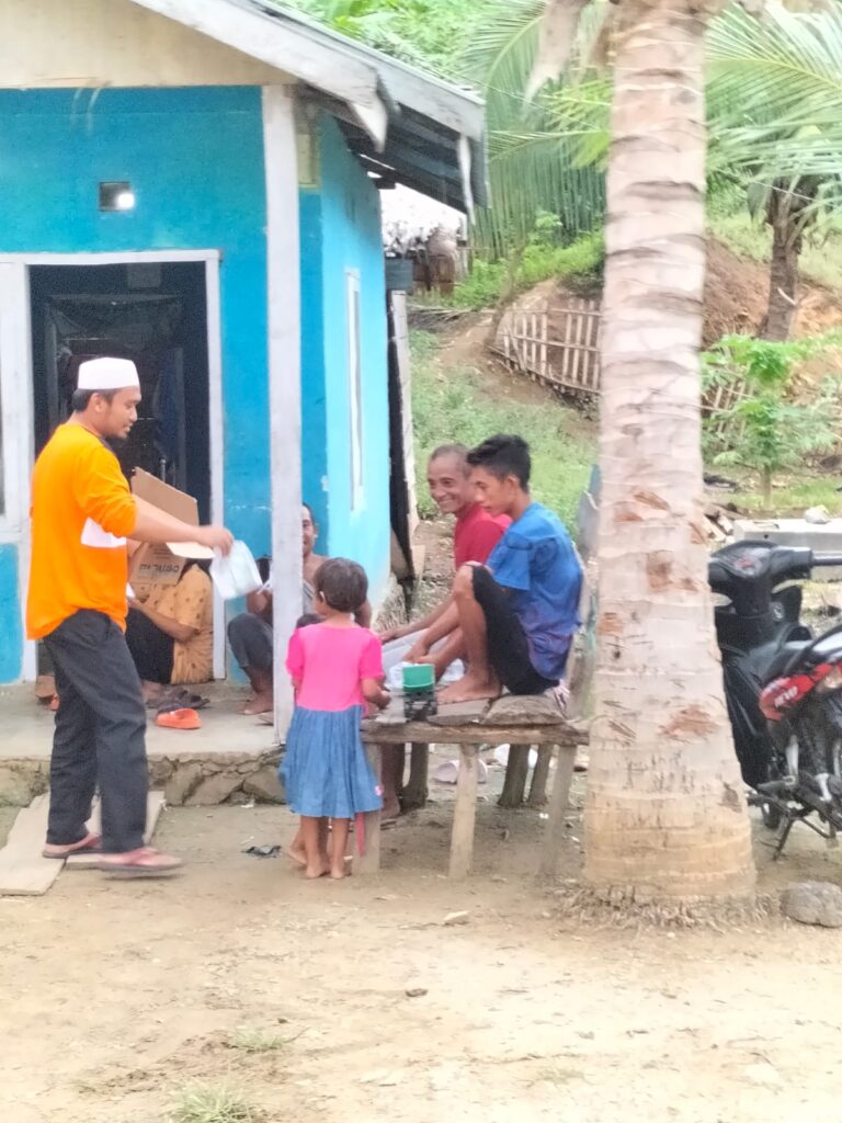 PKS Pohuwato Laksanakan Tebar 1.000 Paket Ta'jil Dor To Dor ke Masyarakat