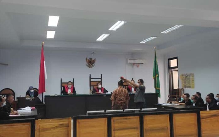 Sidang Terdakwa Adhan Dambea, Saksi Kirim Rilis Ke Terdakwa Sebelum Upload