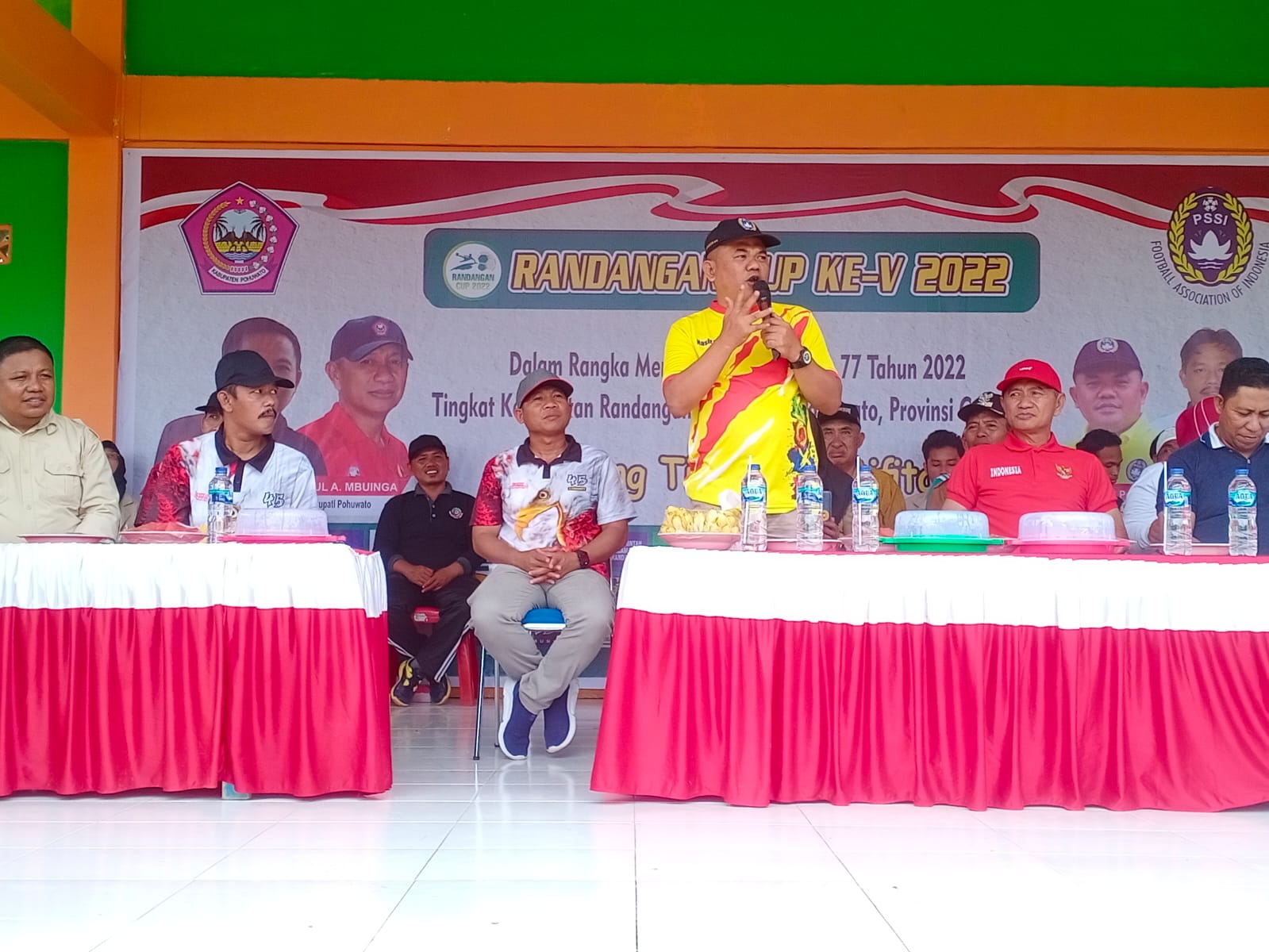Ketua DPRD Pohuwato yang juga Ketua Askab PSSI Pohuwato saat memberikan sambutan pada Turnamen Randangan Cup 2023. (Foto : Istimewa)