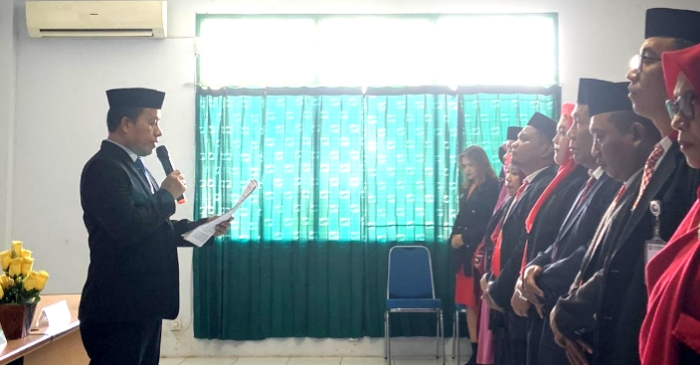 Rektor Jorry Lantik Pejabat Struktural di Lingkungan Universitas Pohuwato