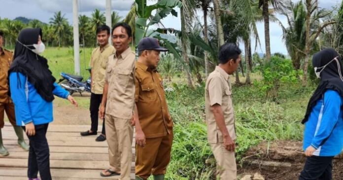 Aleg Luluk Yulianty Soroti Jalan Usaha Tani di Desa Panca Karsa I yang Rusak Parah