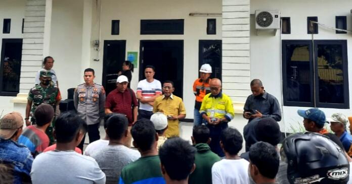 Tagih Janji Perusahaan, Puluhan Penambang Geruduk Kantor PT PETS