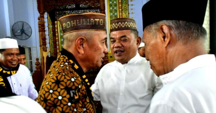 Nasir Giasi Lepas Keberangkatan Umrah Bupati Saipul dan Jemaah Lainnya