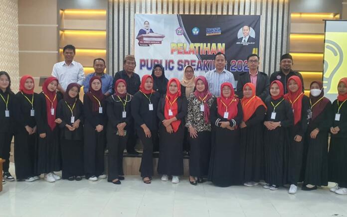 Unipo Gelar Pelatihan Public Speaking, Rektor Jorry Apresiasi Pemateri dan Panitia