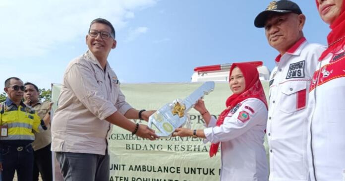 Serahkan Bantuan Mobil Ambulance ke RSUD Bumi Panua, Pani Gold Project Diapresiasi Bupati Saipul