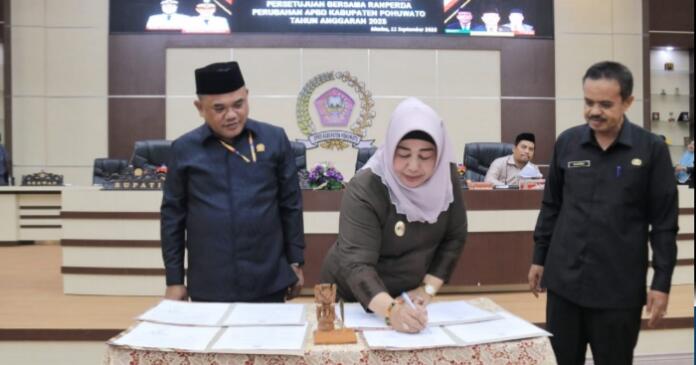 DPRD dan Pemkab Pohuwato Setujui Berita Acara Perubahan APBD tahun 2023