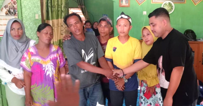 Pemilik Lokasi Beri Santunan Duka kepada Keluarga Korban Meninggal Dunia di Tambang Dengilo