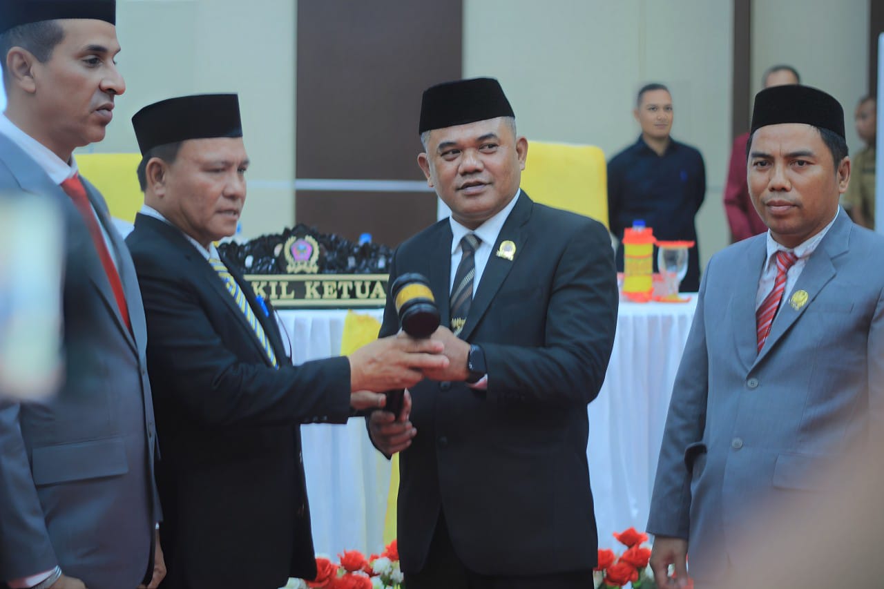 Beni Nento Resmi Dilantik Jadi Ketua DPRD Pohuwato