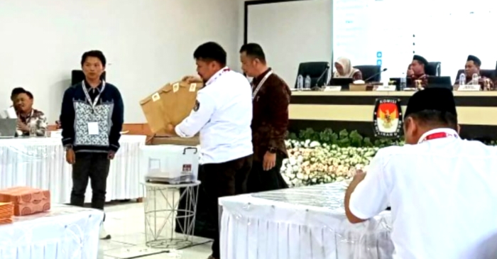 Anggota Bawaslu Pohuwato Terus Memonitor Rekapitulasi Hasil Perhitungan Suara Pilkada 2024 