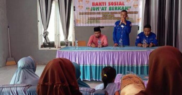 Jum'at Berkah, Kolaborasi Karang Taruna dan Penambang Rakyat Kembali Berbagi kepada Warga Botubilotahu