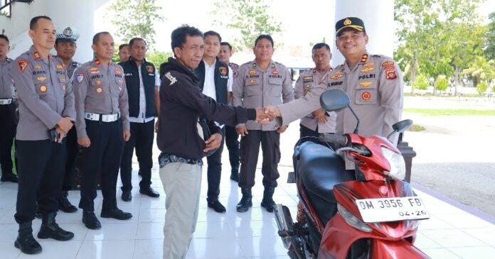Korban Tindak Pidana Premanisme Terima Bantuan Sepeda Motor dari Kapolres Pohuwato