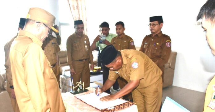 Dilantik Bupati Saipul, Burhan Moputi Resmi Jabat Plt. Camat Duhiadaa