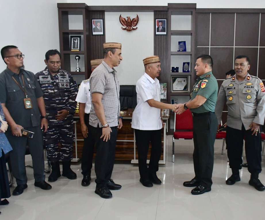 Waka 1 DPRD Harap TNI, DPRD dan Pemkab Pohuwato Terus Berkolaborasi Waka 1 DPRD Harap TNI, DPRD dan Pemkab Pohuwato Terus Berkolaborasi