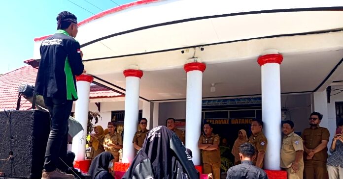 Massa Aksi HMI Desak Bupati dan DPRD Pohuwato Evaluasi Kinerja Dinas Pendidikan
