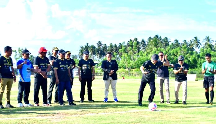 Tendangan Perdana Bupati Saipul Tanda Dimulainya Bupati Cup Pohuwato 2025