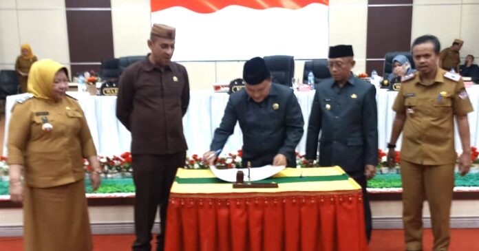 DPRD Gelar Rapat Paripurna Persetujuan P-APBD Pohuwato T.A 2025 