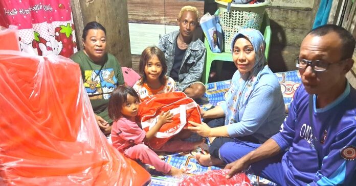 Dinsos Pohuwato Salurkan Bantuan Ringankan Beban Warga Terdampak Banjir