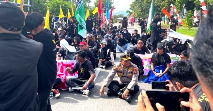 Didemo Aliansi Kelompok Cipayung Plus, Kapolres Pohuwato Pilih Membersamai Ratusan Massa Aksi