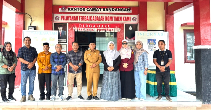 Ketua dan Anggota KPU Pohuwato Laksanakan Coktas Data Pemilih di Randangan Ketua dan Anggota KPU Pohuwato Laksanakan Coktas Data Pemilih di Randangan