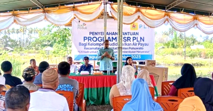 Serahkan CSR Pemberdayaan, Camat Paguat Apresiasi PT PLN (Persero) Serahkan CSR Pemberdayaan, Camat Paguat Apresiasi PT PLN (Persero)