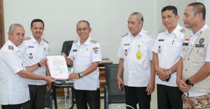 Pemkab Pohuwato Resmi Tunjuk Arman Mohamad Plt. Kepala Dinas Sosial, Ini Harapan Wabup Iwan Pemkab Pohuwato Resmi Tunjuk Arman Mohamad Plt. Kepala Dinas Sosial, Ini Harapan Wabup Iwan