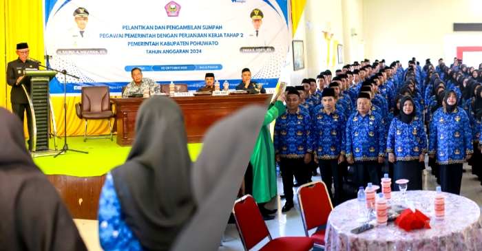 Dilantik Wabup Iwan, Sebanyak 412 PPPK Pohuwato Diharapkan Patuhi Kode Etik Prosesi Pelantikan 412 PPPK oleh Wakil Bupati Pohuwato, Iwan S. Adam (Foto : Istimewa)