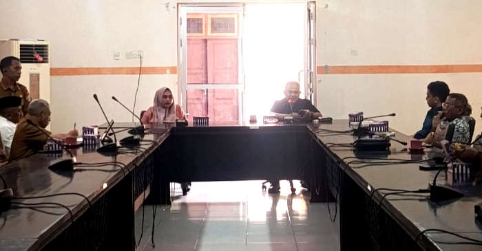 DPRD Pohuwato Geram Pihak Perusahaan PT PETS, GSM dan PT TBT Tak Hadir dalam RDPU DPRD Pohuwato Geram Pihak Perusahaan PT PETS, GSM dan PT TBT Tak Hadir dalam RDPU